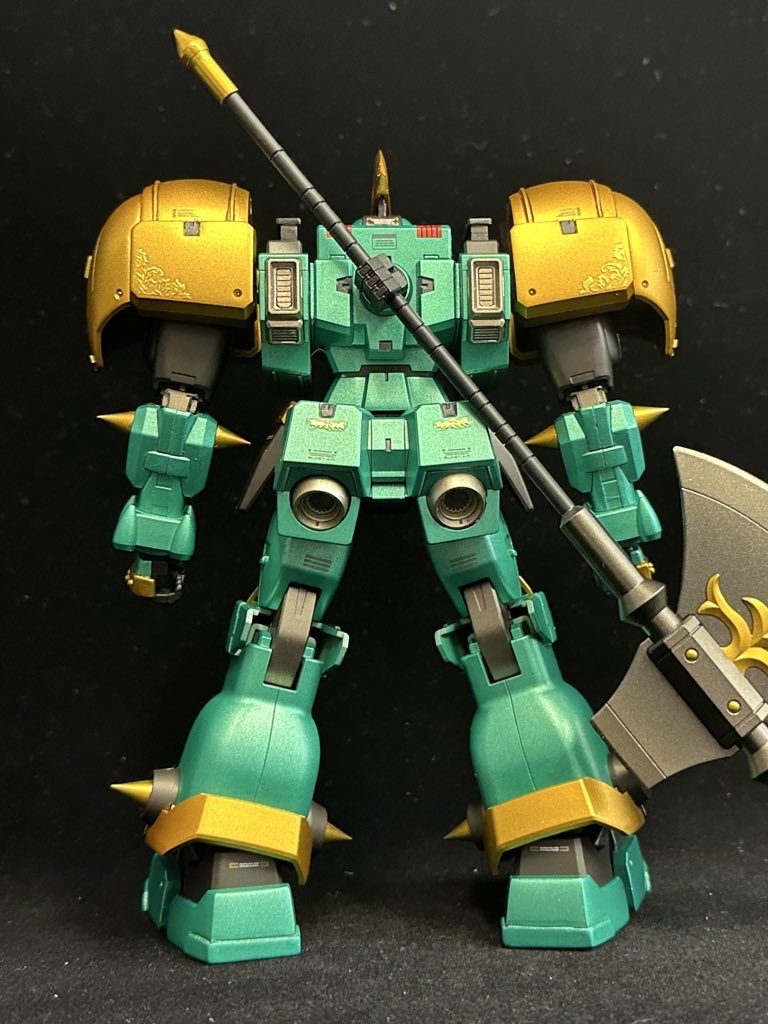 後ろから〜武器のマウントには境界戦機のハンドパーツを