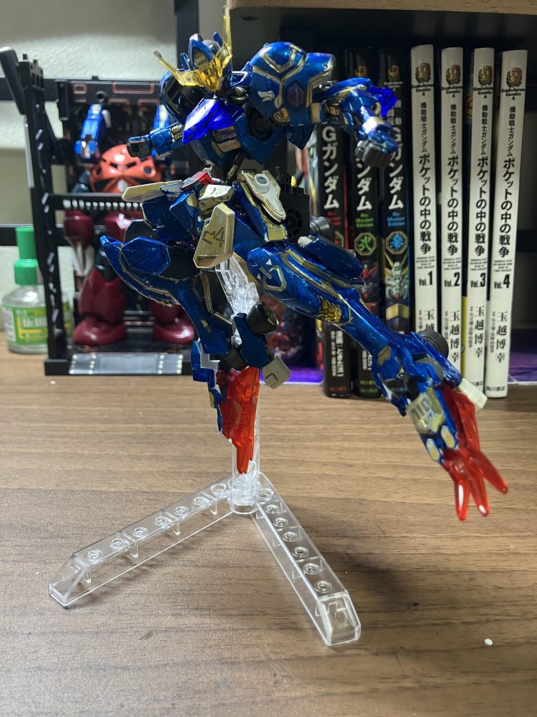 戦い方は本来のバルバトス同様格闘重視でござる。