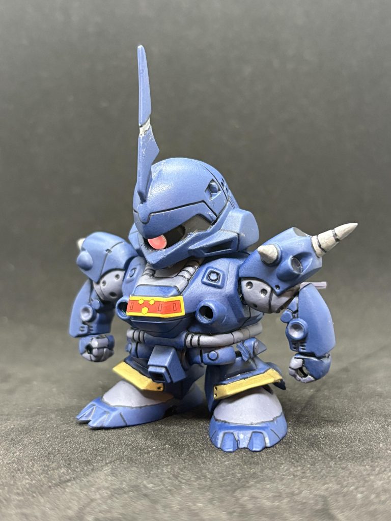 塗装はガンダムマーカーエアシステム。黒サフにティターンズブルーで忍者らしい渋い色に。
