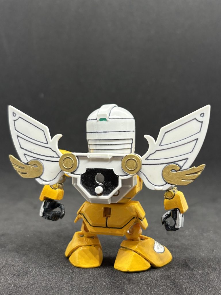 身体はガンダムマーカーイエローで直塗り。