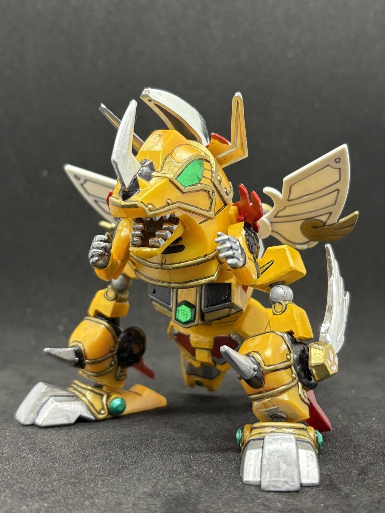 四聖獣変化形態に変形。少し脚が長過ぎて細身の獣に。素組みのバランスの良さに感心しました。