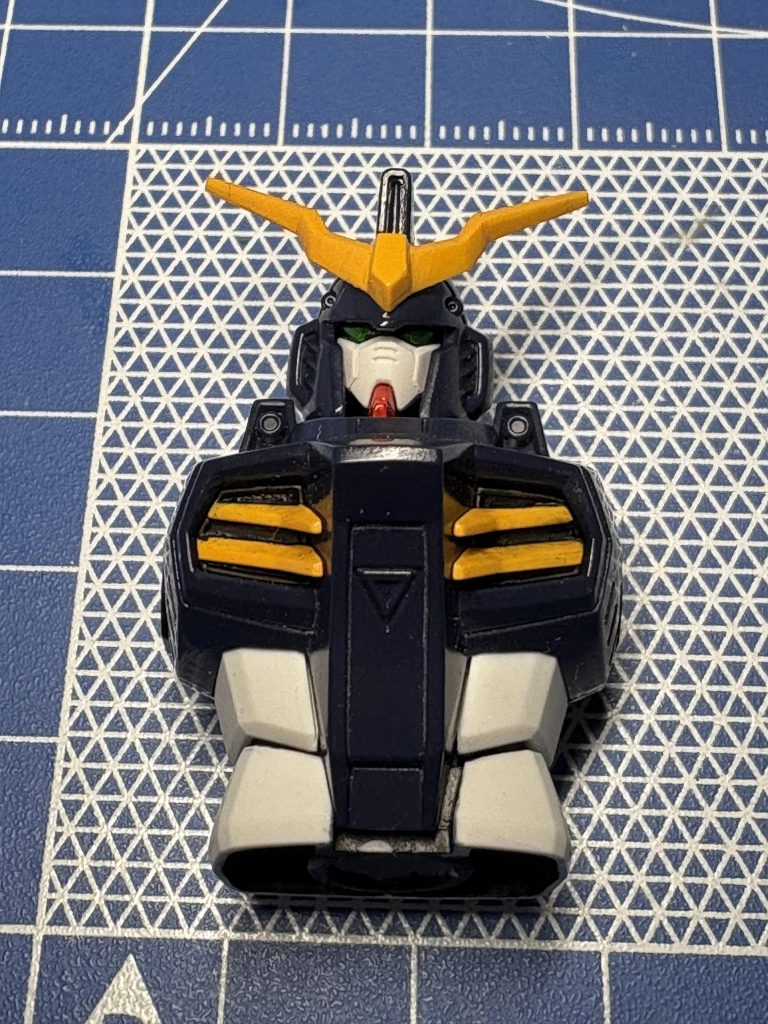 目は塗り分けました。アンテナシャープ化。