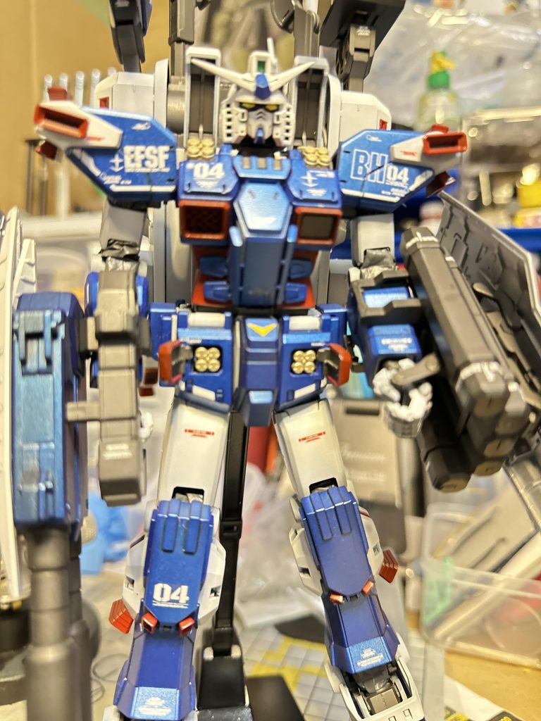 ご覧いただきありがとうございます。サイコザクを作っていたのですが、引っ越しがあり、半分のパーツが行方不明になっています。 いつか、サイコザクがお披露目できる日を願ってます。