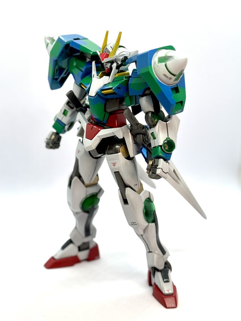 HG ダブルオーガンダム　部分迷彩