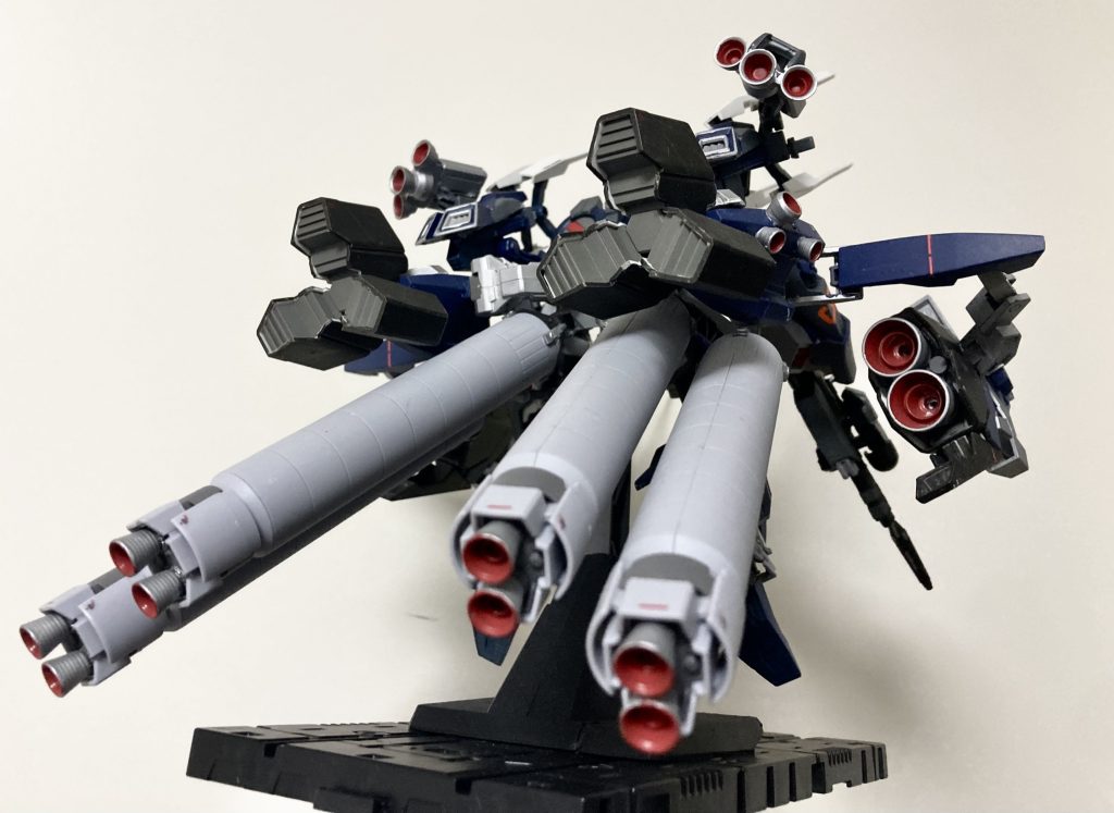 後ろ　バーニアが素敵