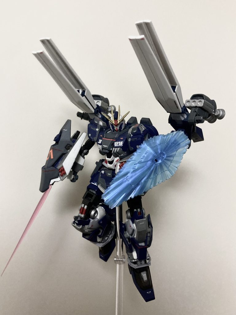 ビームサーベル&ビームシールドエフェクトパーツは両腕にちゃんとつけれます