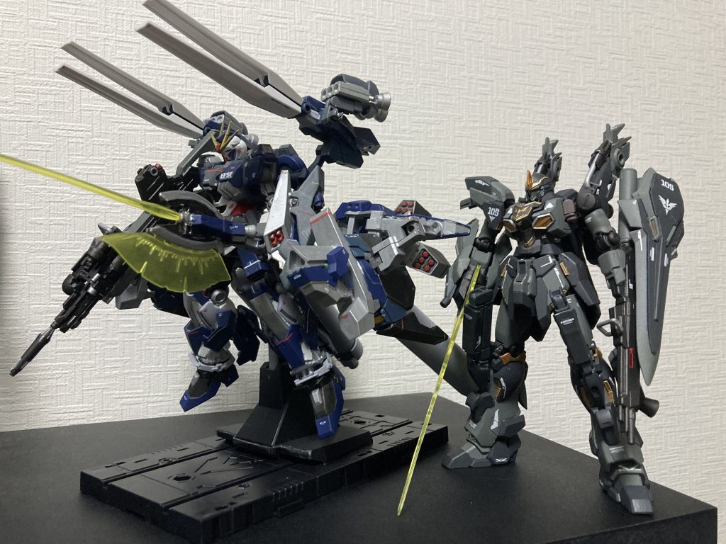 この前投稿したシナンジュ・レヴォルテと大きさ比較