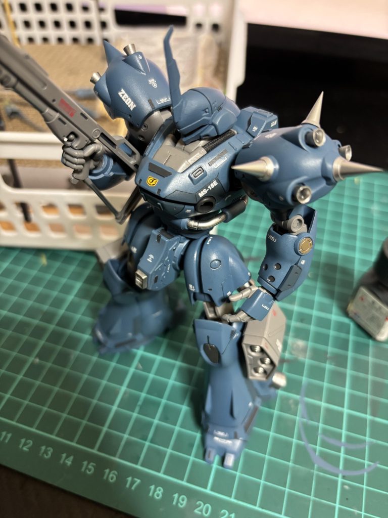 艶出しとデカール、各部パーツ接着後