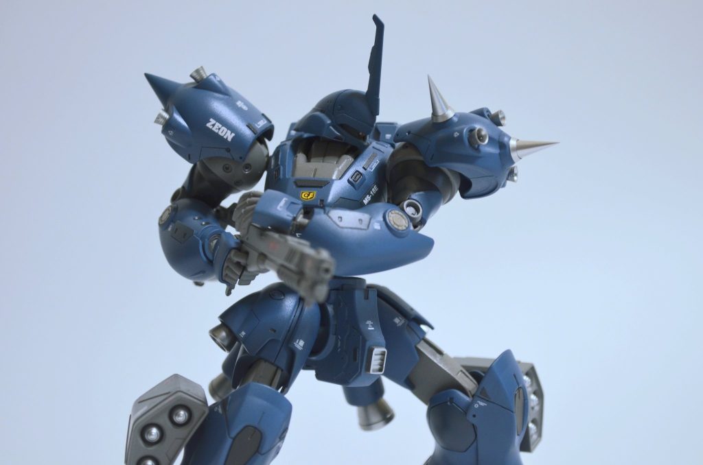 ポージングとってる写真が思ったよりなかった…