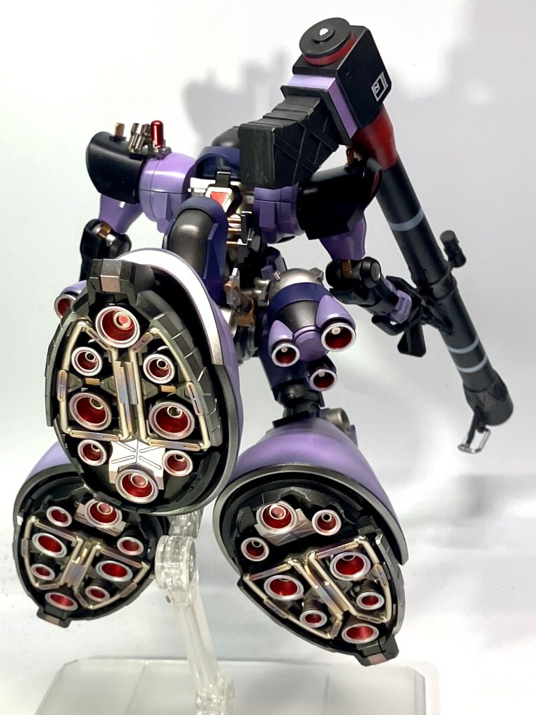 特徴的な足裏バーニア部分やまわりのフレームなど特に力を入れました！