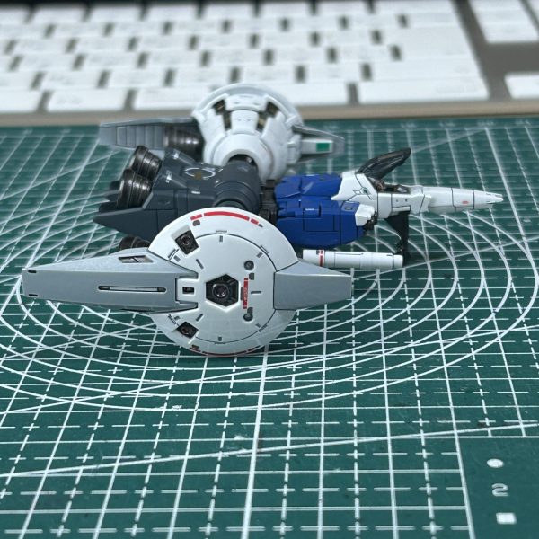 コア・ファイターII には自作のパイロットを搭乗させてみました。付属のフィギュアは設定どおりに塗装。ウェザリングとつや消しトップコートはまだです。（5枚目）