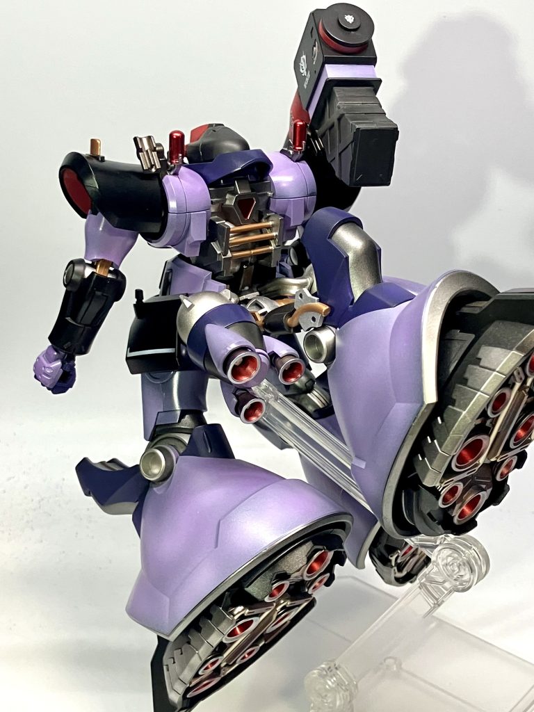 背中の部分なども細かく色分けしました！後ろ姿が素敵なドムです！