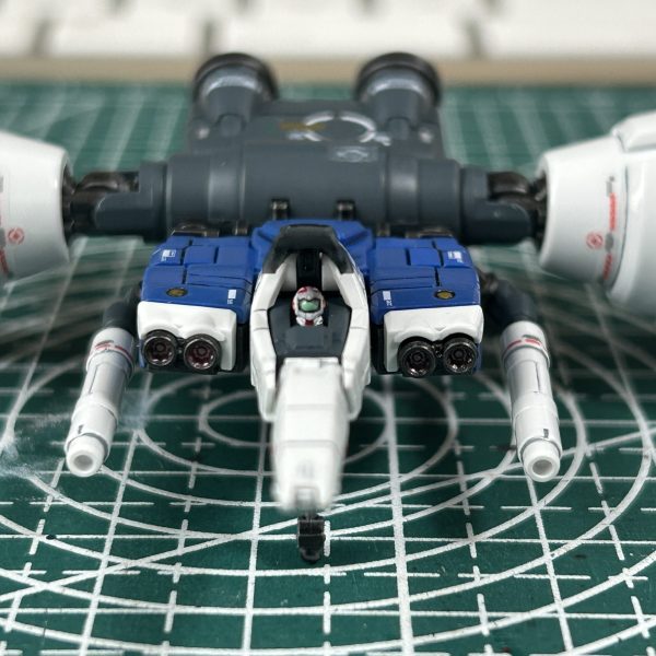 コア・ファイターII には自作のパイロットを搭乗させてみました。付属のフィギュアは設定どおりに塗装。ウェザリングとつや消しトップコートはまだです。（6枚目）
