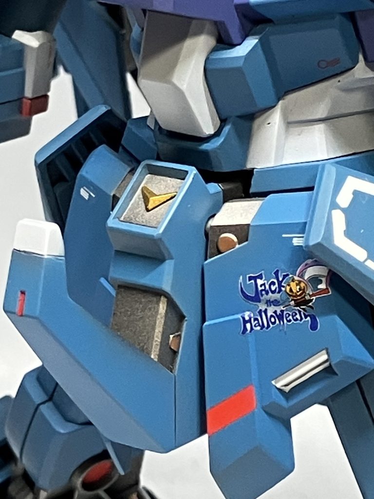 見た目富士山色→富士急ハイランド→ジャックザハロウィン隊🎃という事で公式の大判デカールに付いてたジャックザハロウィン隊のデカールを使用しました！