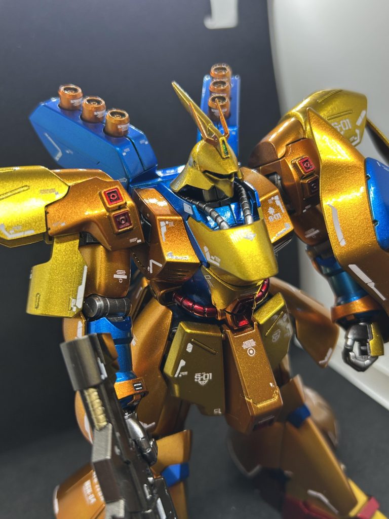 サザビー(クワトロ・バジーナ機)–3枚目/制作者：ツカサ