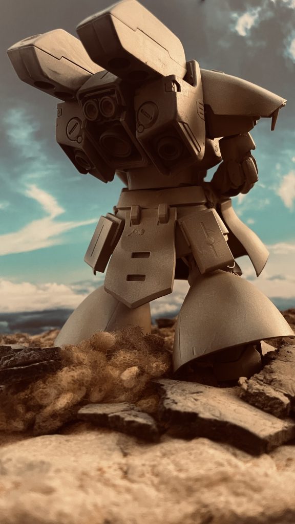 背面です。MGサザビーのバックパックを使用しています。