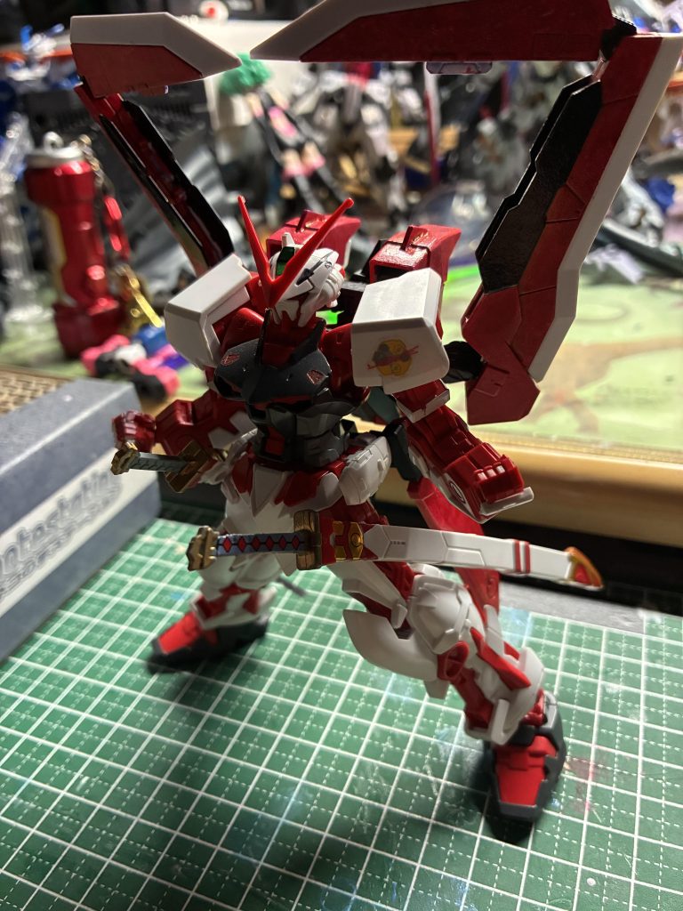 最後にレッドフレーム改といえばのターンデルタモードセカンドリバイのタクティカルアームズ自体が 変形の都合上かなり動いてくれるので割と様々な形態の再現ができるのでブンドドが結構捗りますお目汚し失礼しました!