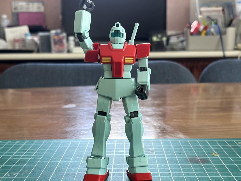 素組みこれから頑張ってかっこよくなるぞ！のポーズ