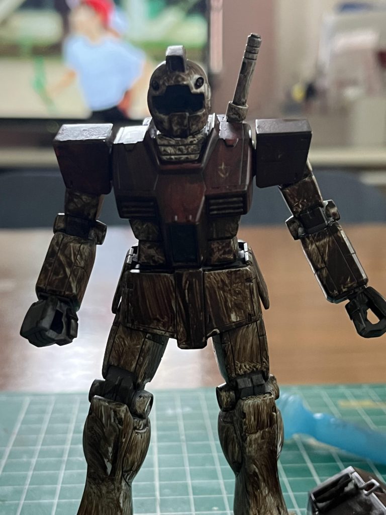 ウェザリングマスターをどっぷりと塗った状態。この時はやっちまったのでは…？と思いましたが、無事かっこよくなりました🤣