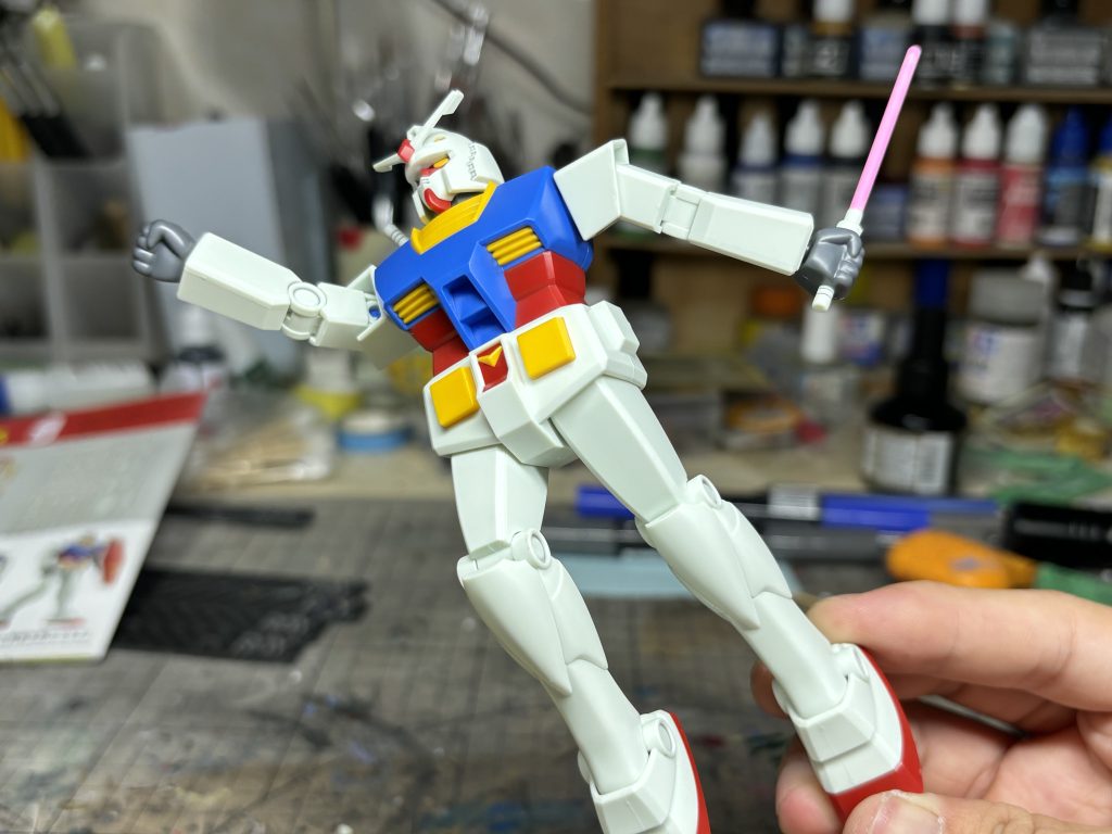 白　い　悪　魔–2枚目/制作者：Asian