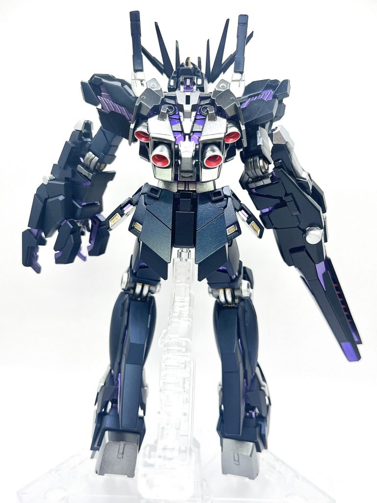 バックショット、スターブライトシルバーの隣に使うと、スターブライトアイアンが、思いの外明るい感じがしますね。こいつもジャンクあるあるのサーベルの軸は折れているので真鍮線補強して接着しているので、ビームサーベルは抜けません。両手が塞がっているので、元々持てませんけど。