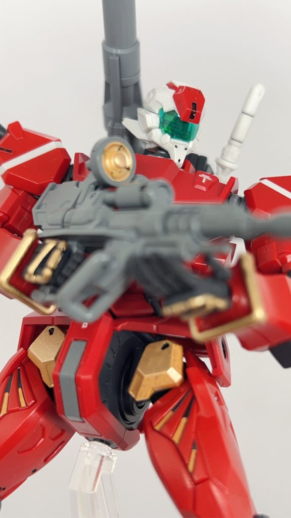 頭の赤いパーツをはめるのに何故か大苦戦してしまいました。