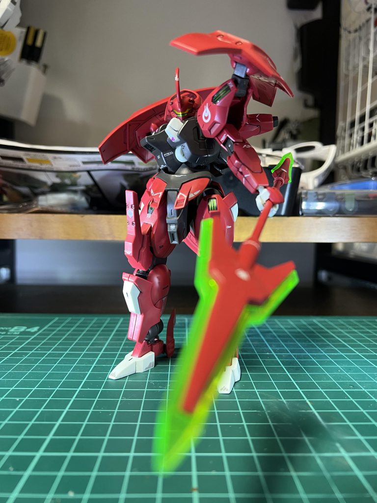 デカール貰ったので貼ってみたんですが3枚ほどなくしました…ペンで誤魔化しで描きましたがまぁ遠目から見る分にはいいかなと…