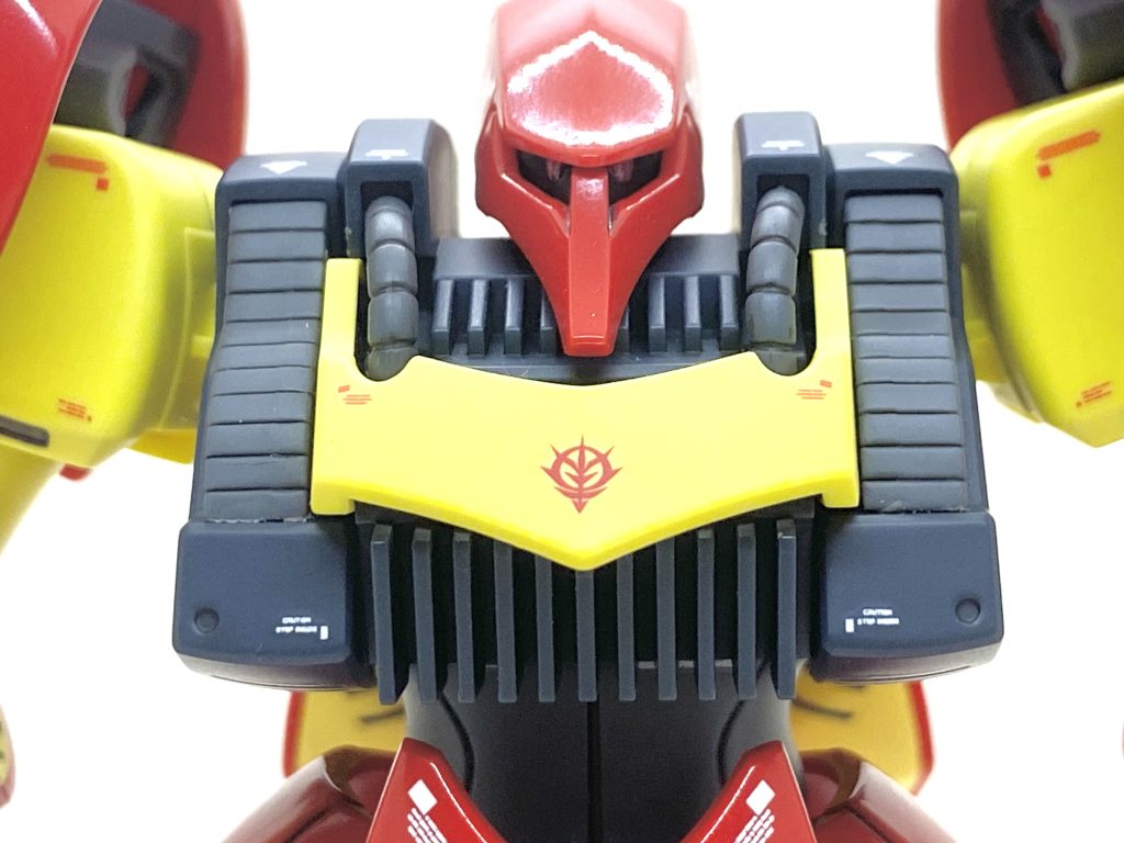 デカールはMG サザビーVer.Ka用とHGシナンジュをメインに市販のコーションデカールも至る所に貼りました。MGのキュベレイMk-IIのガンダムデカールも残っていたので数枚使っています。