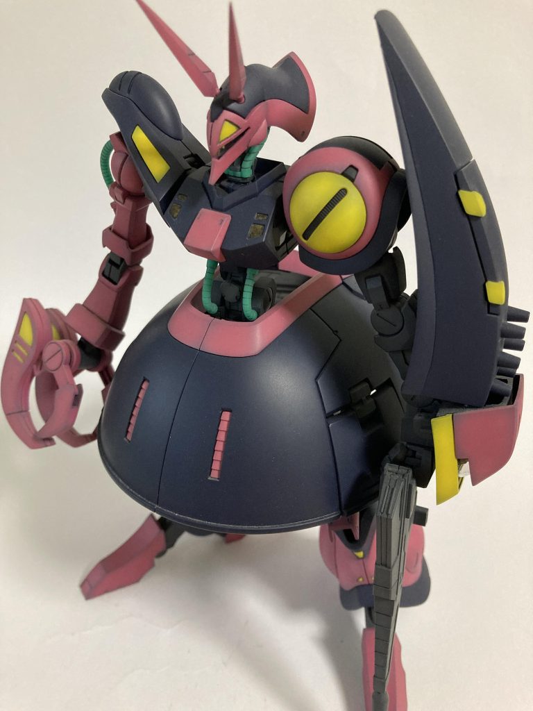 コレもかなりの異形ですね左右非対称なのも異形感に拍車をかけています頭部アンテナは長すぎな気がするので、エッジ出しついでに少し短くしました