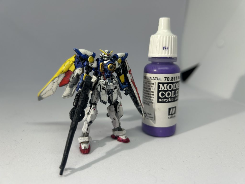 全体的にファレホを使用して筆塗りで仕上げました！実はこの写真より上はつけ忘れたパーツがあり💦この写真だけ慌てて付けて撮り直しました