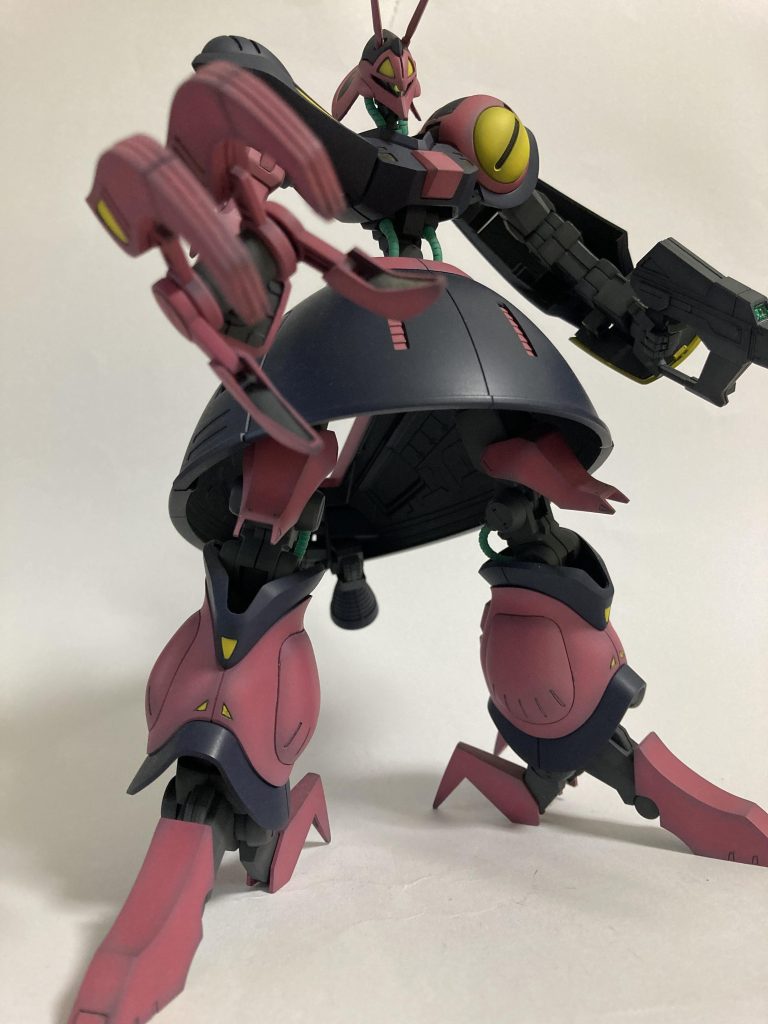 右手クローをかなり大きめに造形してくれたキット開発陣に感謝!迫力があります