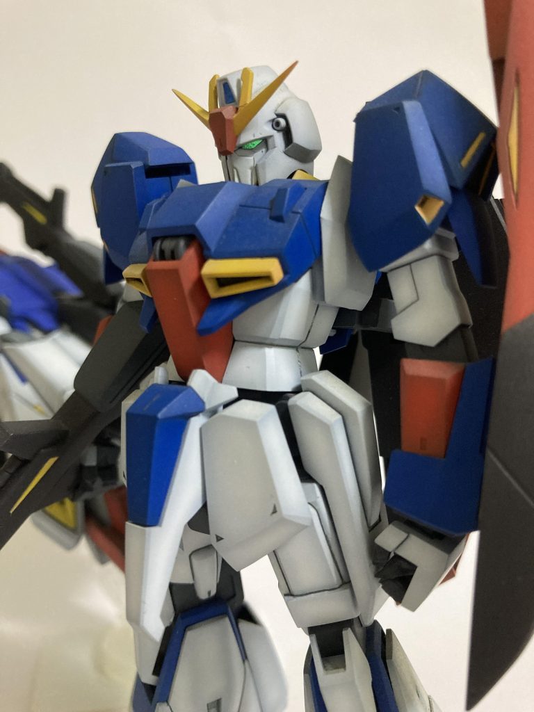 目はホイルシールです各所のエッジはキンキンに削り出しました