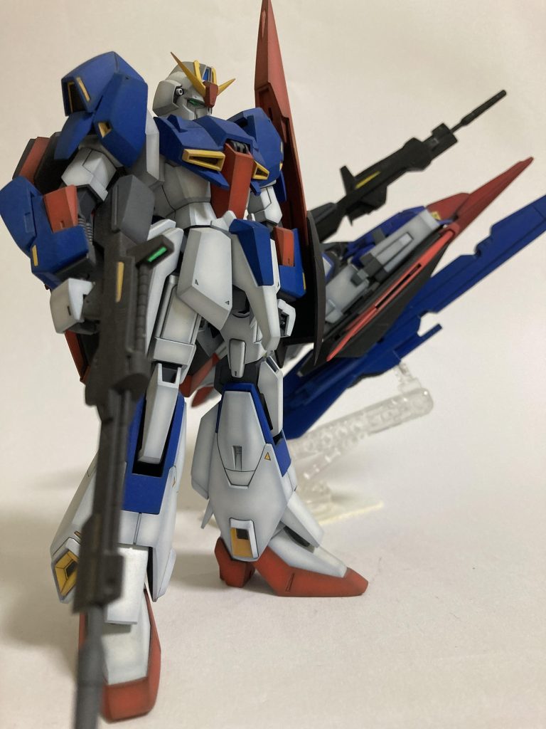 Zは他の変形機体より変形シーンが多く、ウェイブライダー形態での活躍が印象的です(主役機だから当然ですが…)何度も変形させたくなるため、思い切って両方作成しました