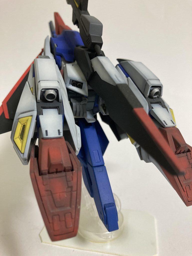 あまり目立ちませんが、よく見るとわかります