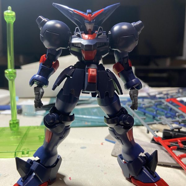 RGマスターガンダムにチャレンジしてます。相互フォローしていただいているアグニカ•カイエルの魂さんの作品に刺激を受けました！！ちょうど中古組み立て品のRGゴッドガンダムさんが格安で手に入ったので良かったです。アグニカさん云く、簡単にできますよ！との事ですが…ムズいですよ…コレ！アグニカさん！すごいです🤩 （3枚目）