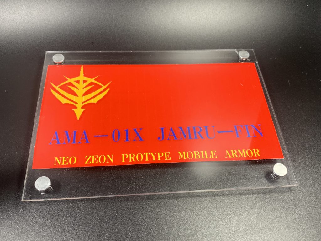 自作の台座。百均とホームセンターで材料を揃えました。