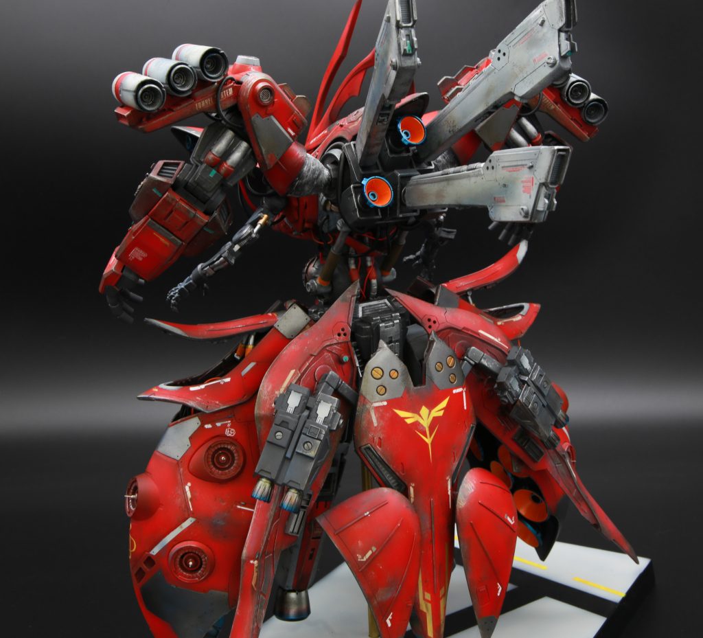 背中のプロペラントタンクはプラ板等でフルスクラッチ