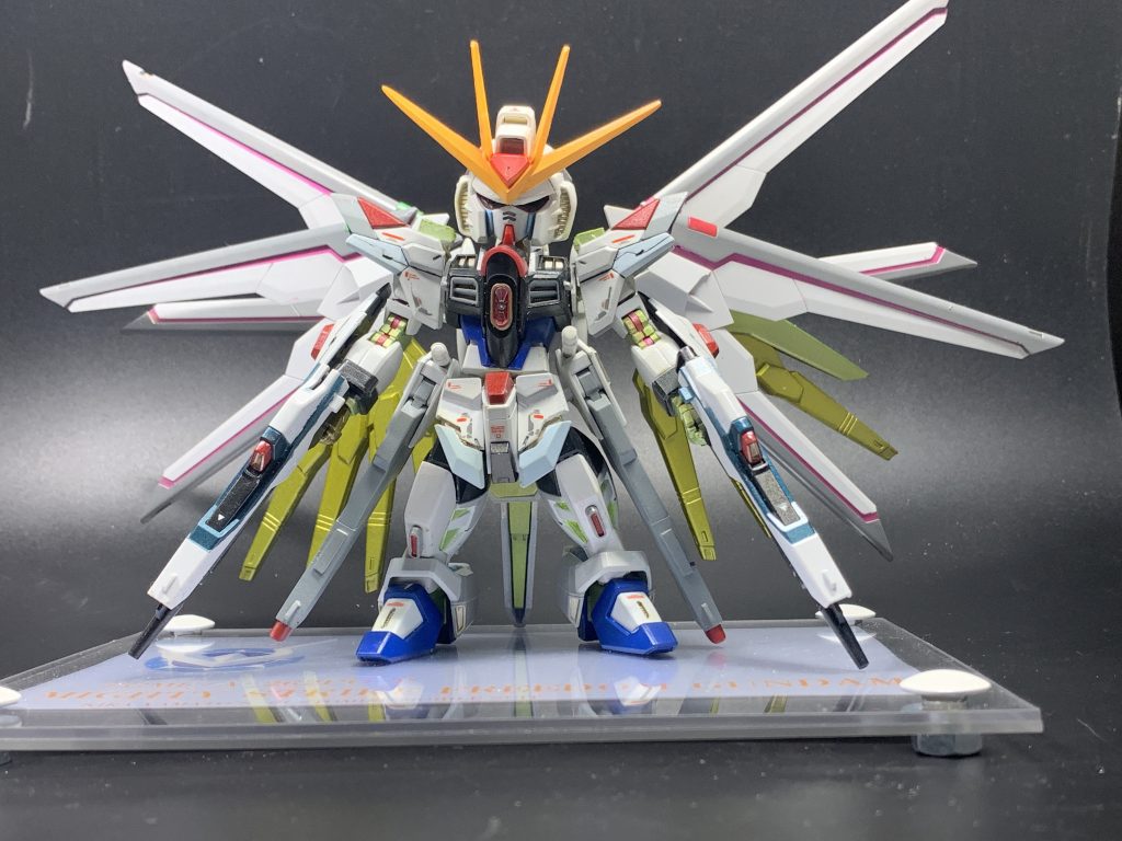 腕部や脚部は稼働域が狭いためポージングしない固定姿勢での撮影となりました。(gundam-kao5)