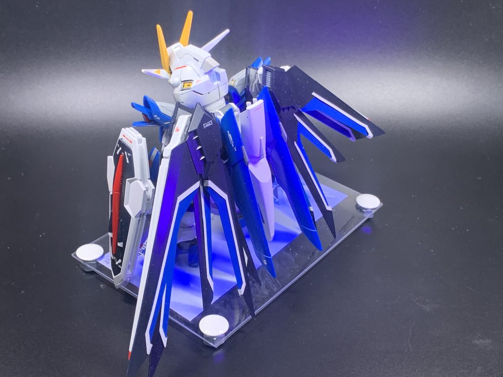 背中のウイング部もHGの物をノーマルのまま使用しています。