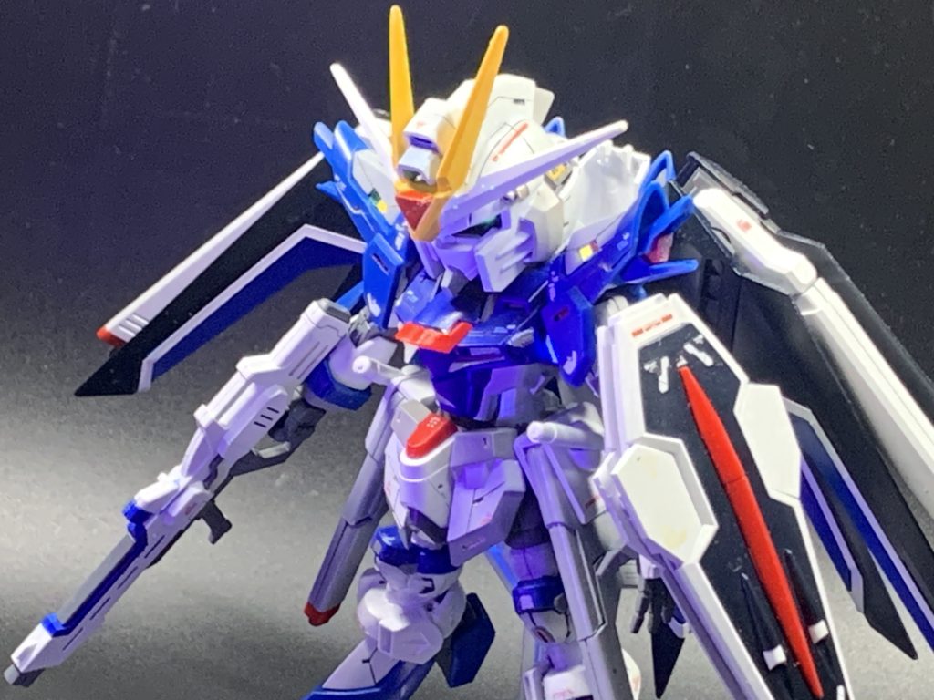 羽の生えたガンダムはどうしてこうもカッコいいのでしょうか。(gundam-kao1)