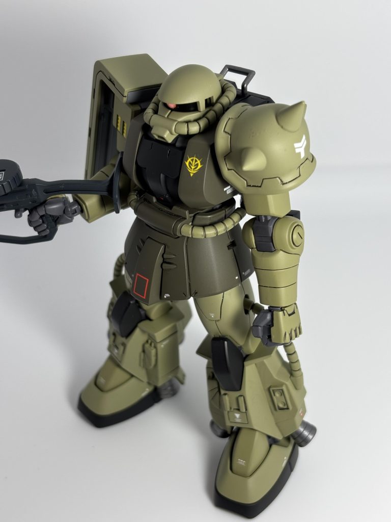 ザクマシンガンを持たせたポージングって以外に難しい🤨