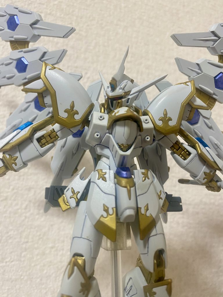 わかりにくいですが、目のパーツを貼り付けています。シールは一切使用していません🙇