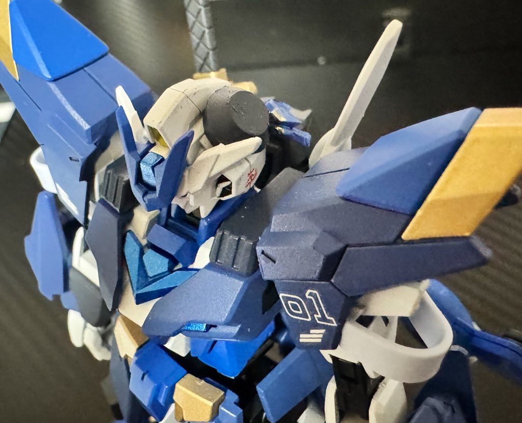 頭部レドームユニット頭部に搭載された小型のレドーム機体周囲の地形を即時に読み取りデータを反映させることができるモチーフはルカがかぶってる帽子