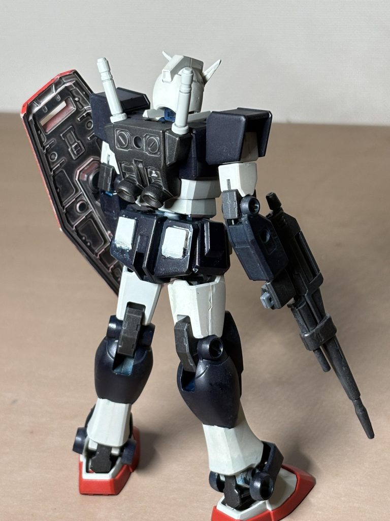 バックショット。腰回りはすごい雑です。塗料かけすぎたり、マスキング失敗したり、リタッチうまくいかなかったり。まあ、多めに見てください。