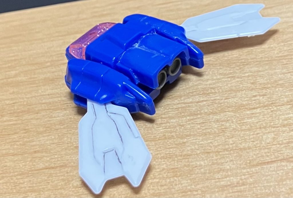 コアランダーの後ろには市販のブースターを貼り付けています。