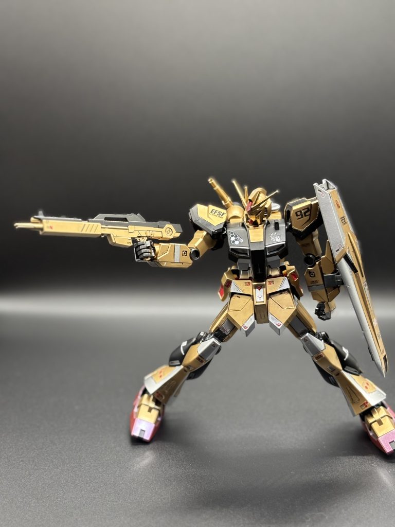 ガンダム系ではこのポーズがお気に入りです。