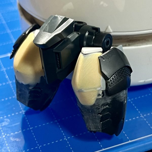 現在、GNフラッグをベースに魔改造しています。今回はBlenderで一部のパーツを3Dモデリングし、新たに導入した3Dプリンター(FDM式)を使用して制作していきます。色々悩みながらじっくり制作していくため、制作期間は長めになると思います。詳しい制作状況に関してはX(旧Twitter)にて投稿しています。（3枚目）