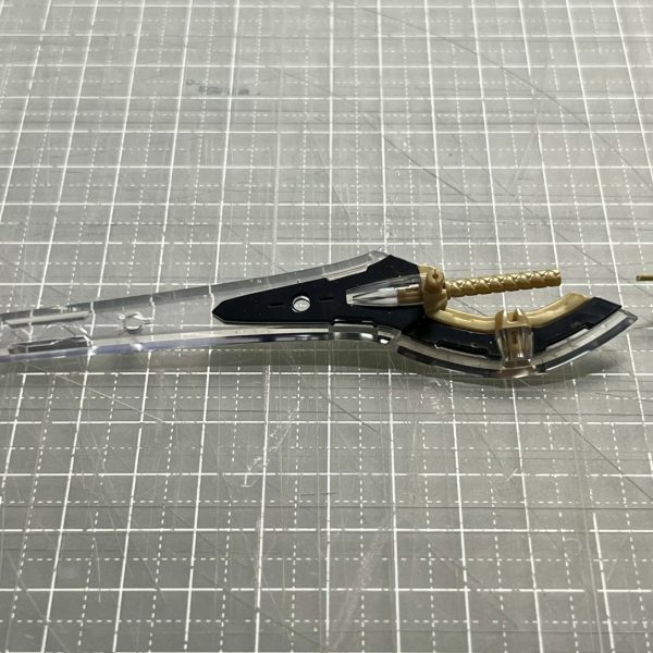 現在、GNフラッグをベースに魔改造しています。今回はBlenderで一部のパーツを3Dモデリングし、新たに導入した3Dプリンター(FDM式)を使用して制作していきます。色々悩みながらじっくり制作していくため、制作期間は長めになると思います。詳しい制作状況に関してはX(旧Twitter)にて投稿しています。（4枚目）