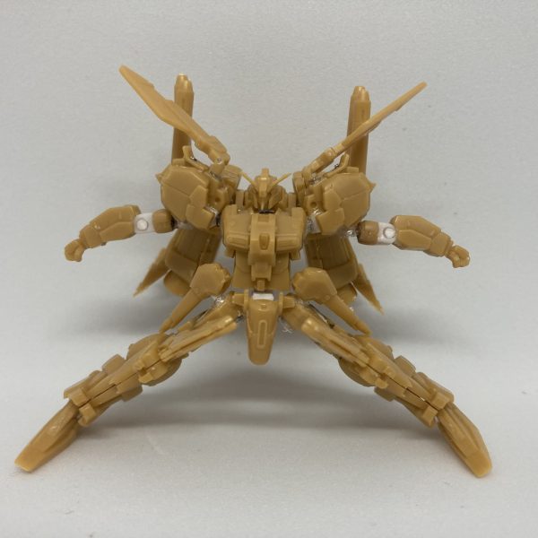 ガンダムアーティファクトのEX-Sガンダムの可動化に挑戦中です。肩の可動が一番の難所でした。（2枚目）