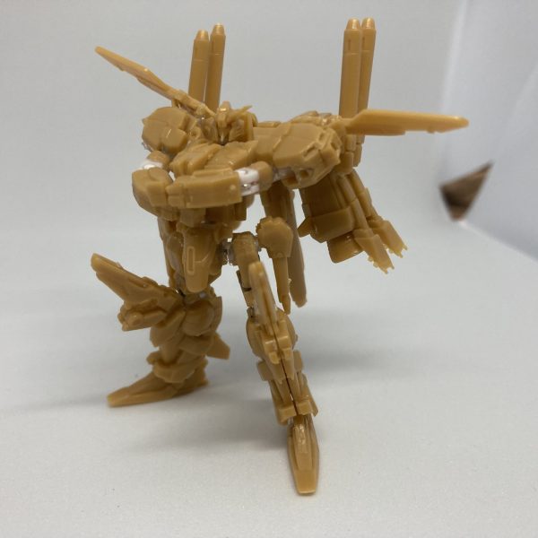 ガンダムアーティファクトのEX-Sガンダムの可動化に挑戦中です。肩の可動が一番の難所でした。（5枚目）